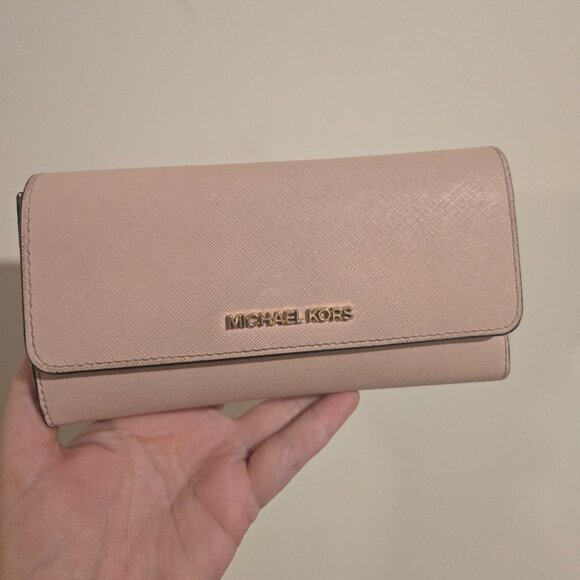 Michael Kors Light Pink Wallet - Picture 1 of 10